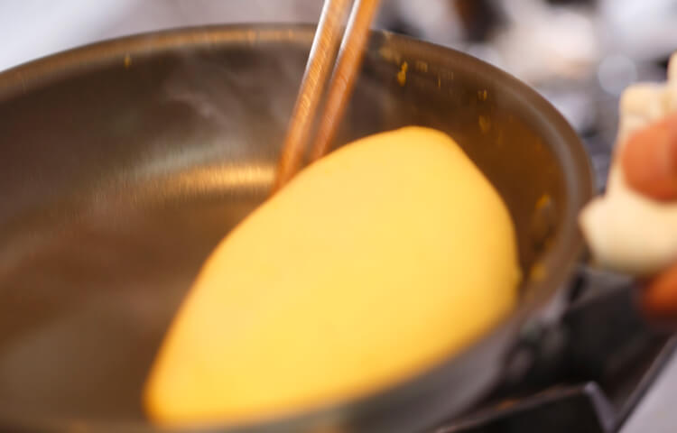 Omelette Rice being cooked