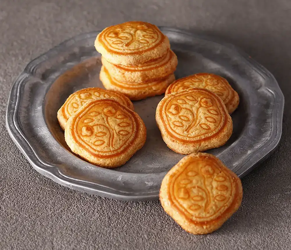 花椿ビスケット24枚入限定缶 クラシックアイボリー